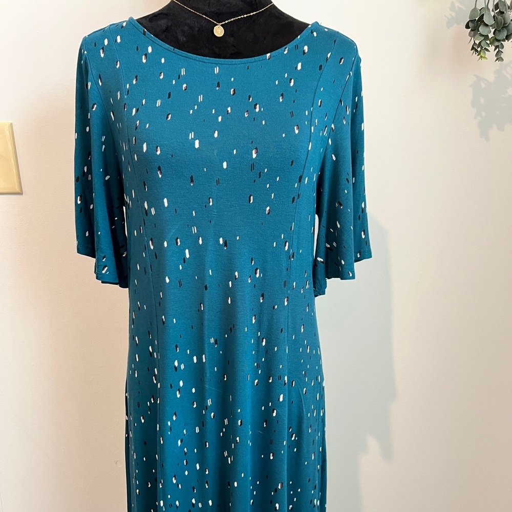 A Line swing dress great with or without leggings